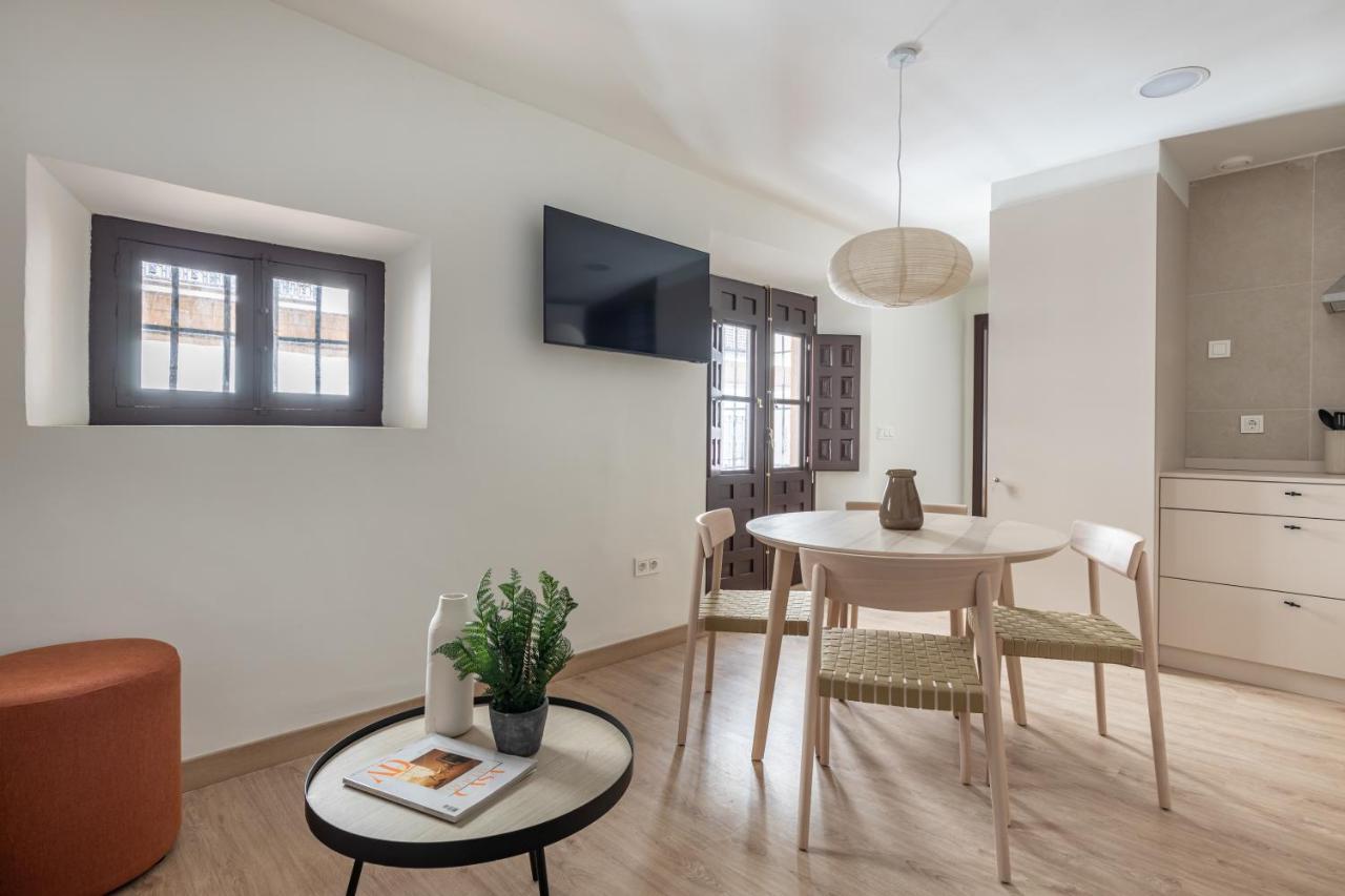 Apartamentos Libere Malaga La Merced Экстерьер фото